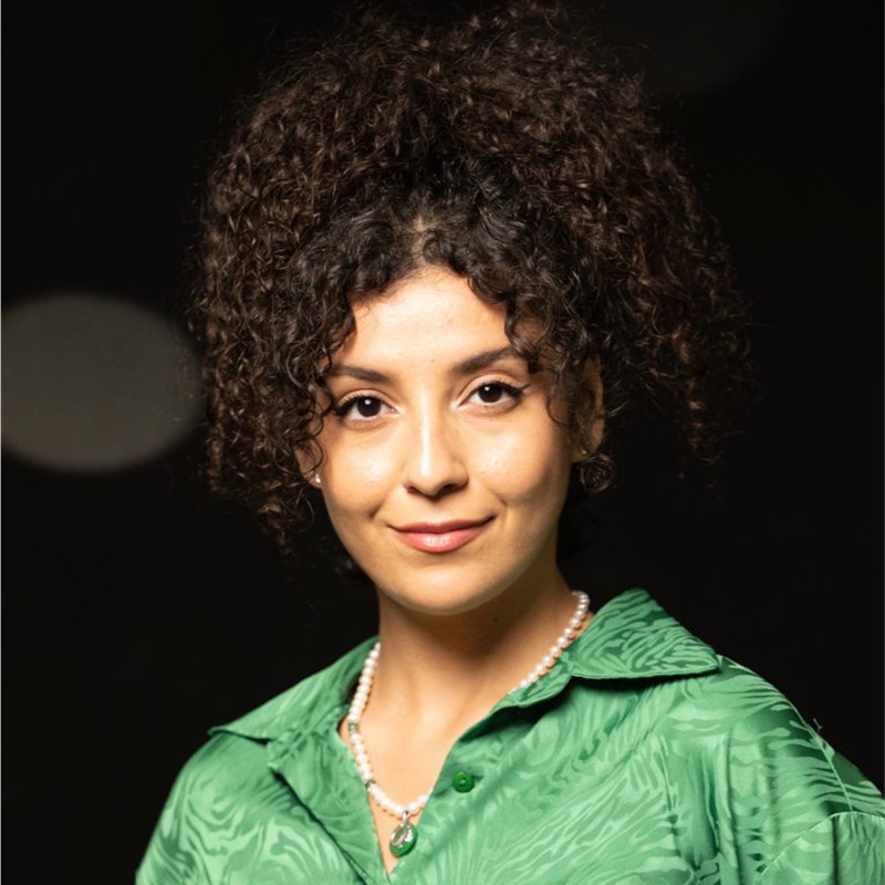 Daniela R.